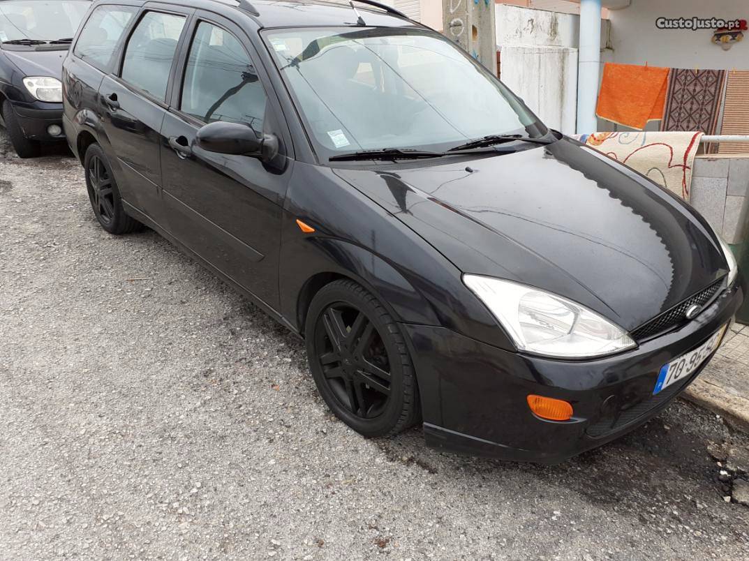 Ford Focus 1.8tddi 90cv diesel Agosto/01 - à venda -