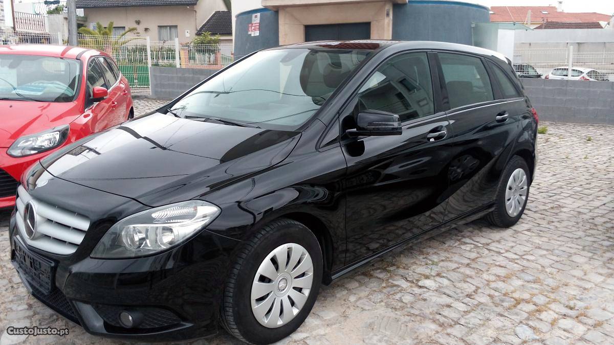 Mercedes-Benz B  Diesel Dezembro/12 - à venda -