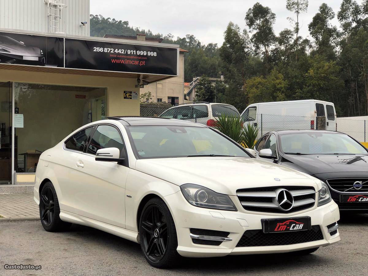 Mercedes-Benz C 220 Coupe Pack AMG Janeiro/12 - à venda -