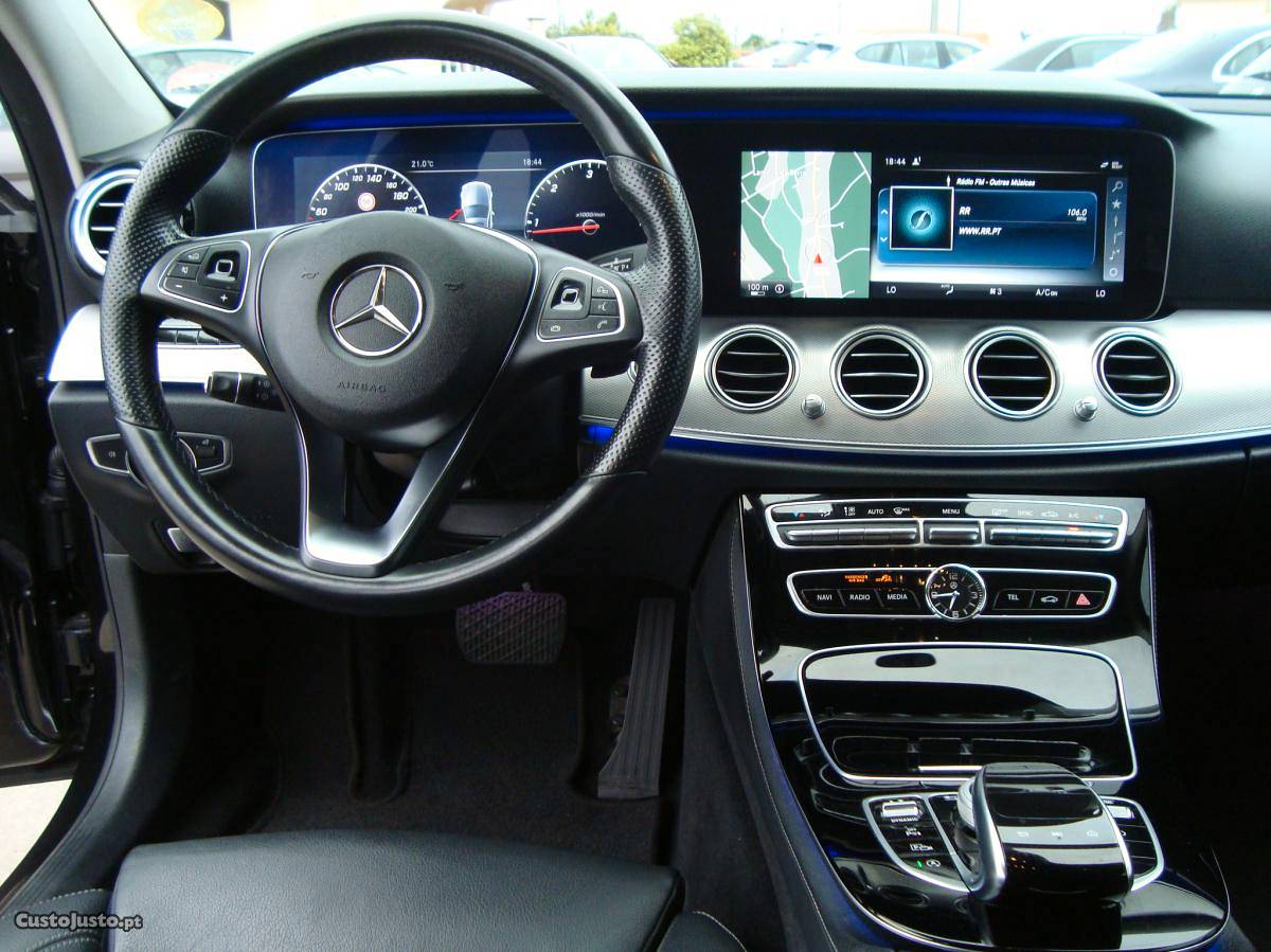 Mercedes-Benz E 220 AVANTGARDE Fevereiro/17 - à venda -