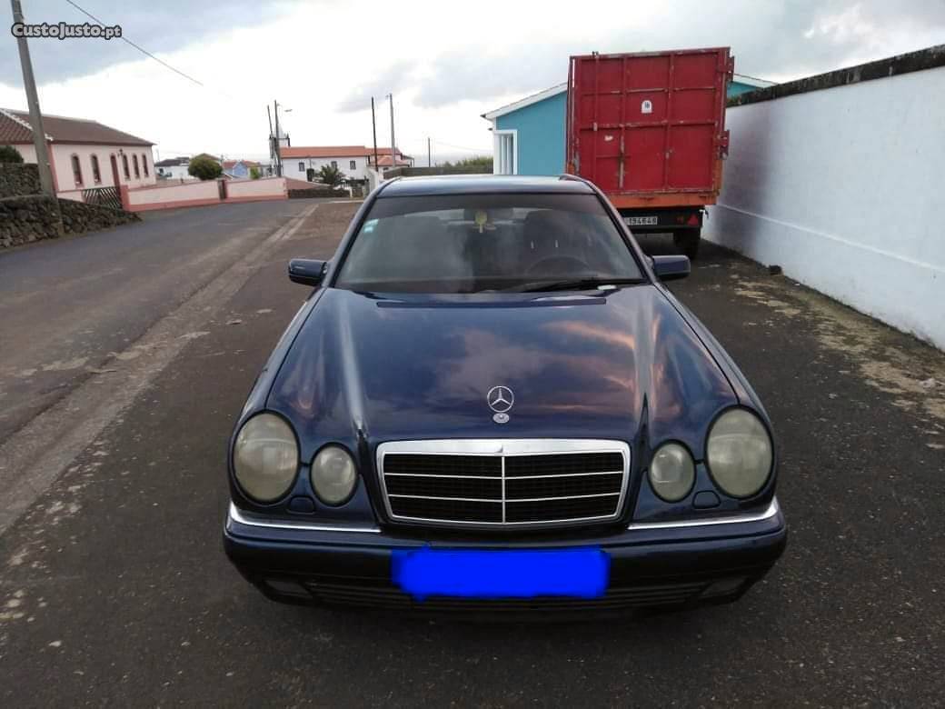 Mercedes-Benz E  Dezembro/96 - à venda - Ligeiros