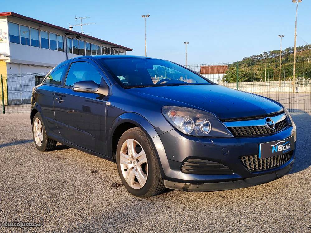 Opel Astra GTC 1.7 CDTI 5 Lug. Dezembro/09 - à venda -