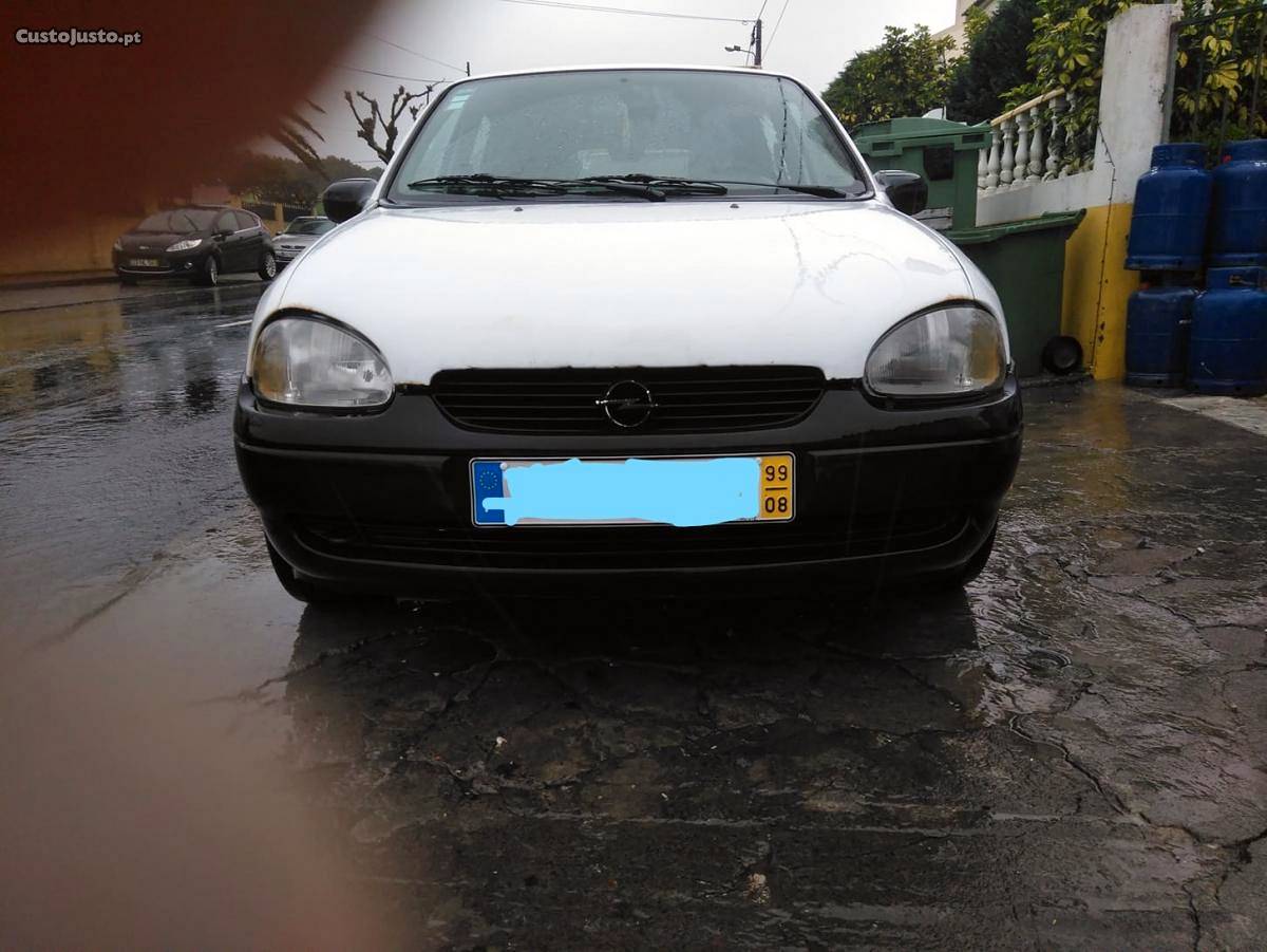 Opel Corsa  Agosto/99 - à venda - Ligeiros Passageiros,