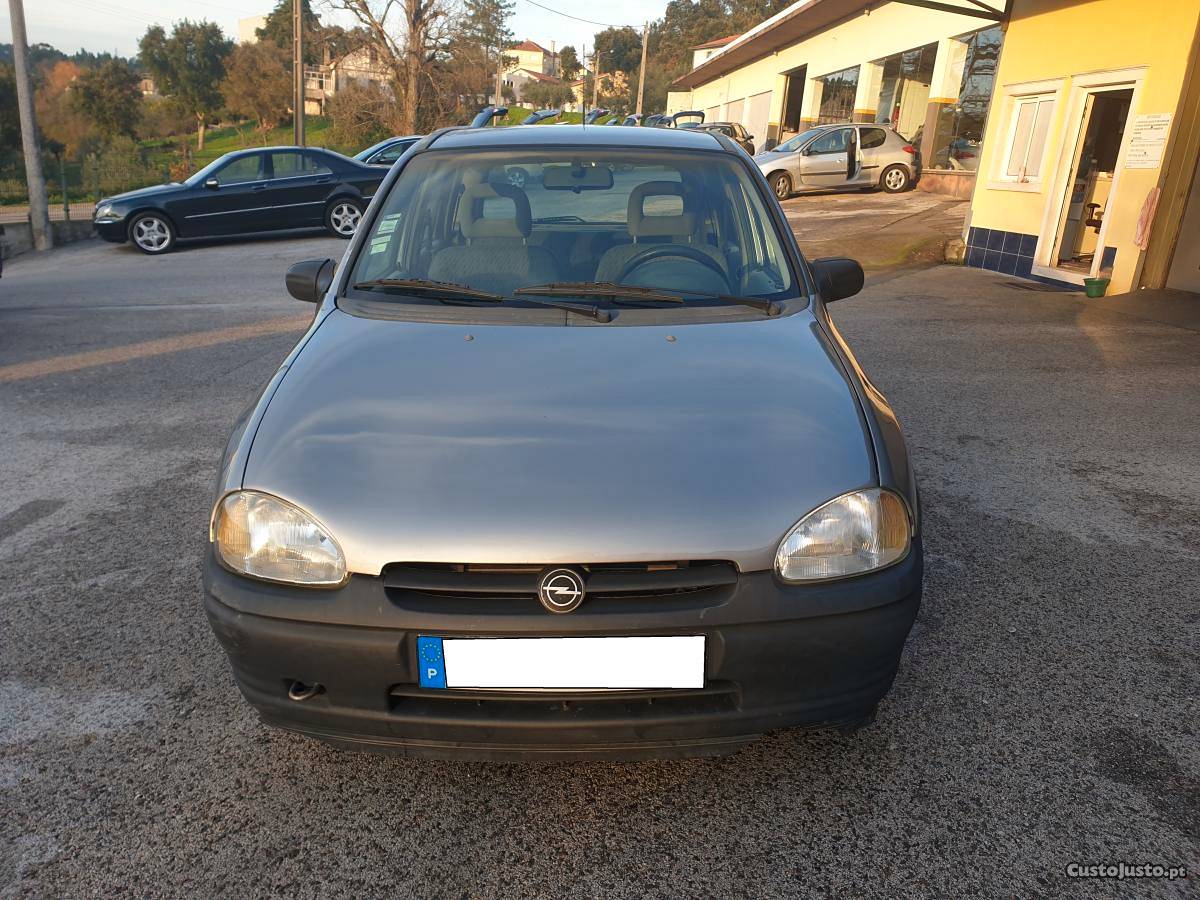 Opel Corsa B 1.2 Dezembro/95 - à venda - Ligeiros