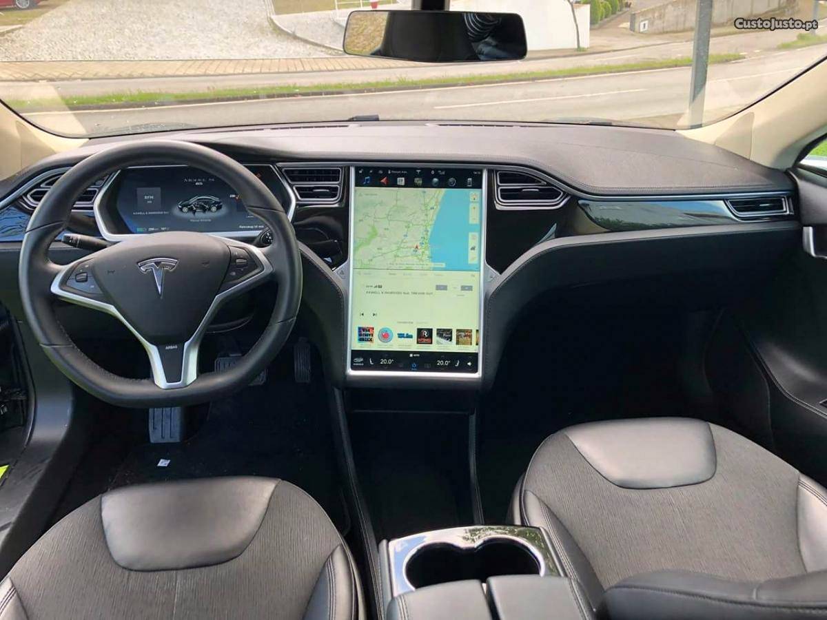 Tesla Model S EUR+IVA) Dezembro/13 - à venda -