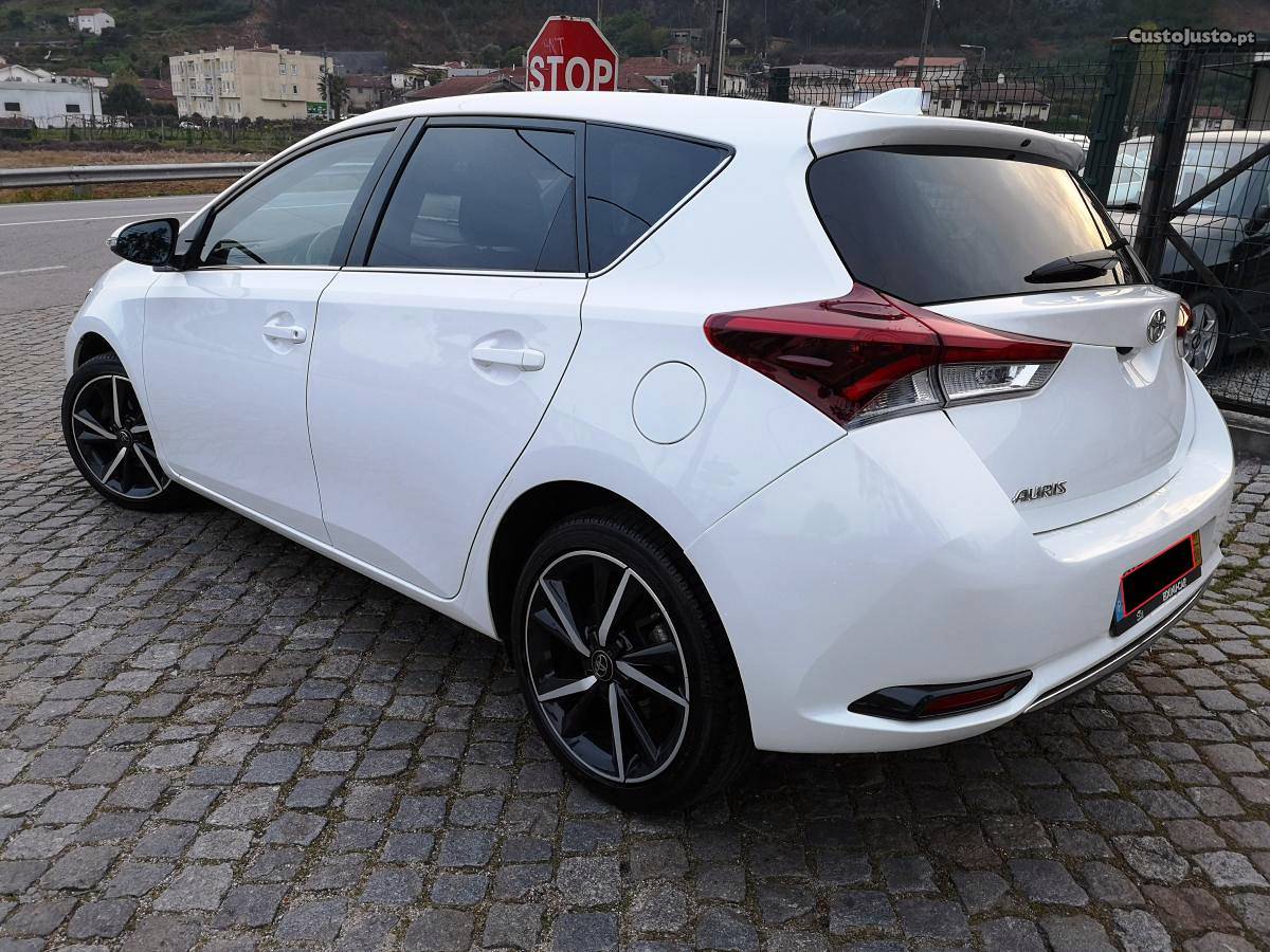 Toyota Auris D4D P/SPORT NACIONAL Agosto/17 - à venda -