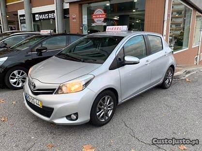 Toyota Yaris cv  Garantia total Junho/14 - à