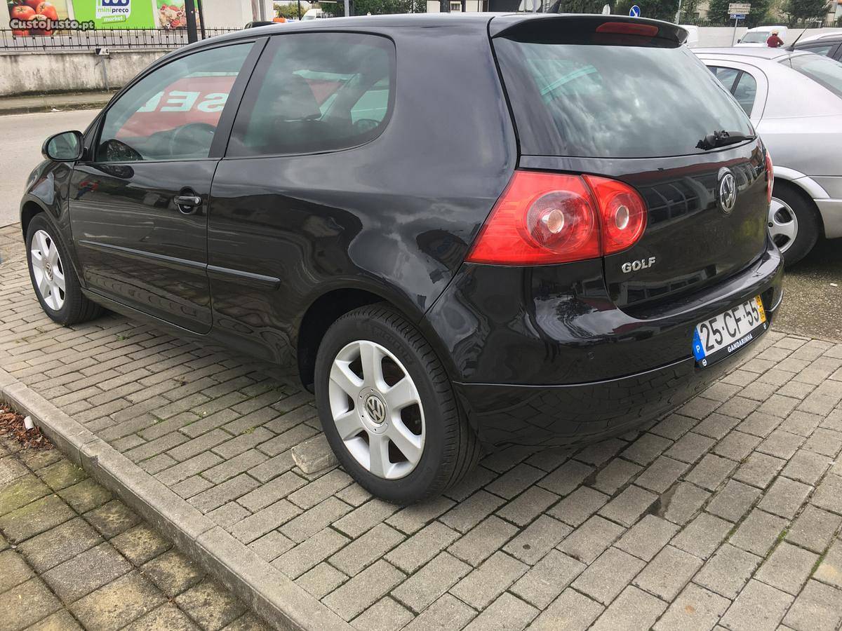 VW Golf 1.9 Tdi Setembro/06 - à venda - Ligeiros