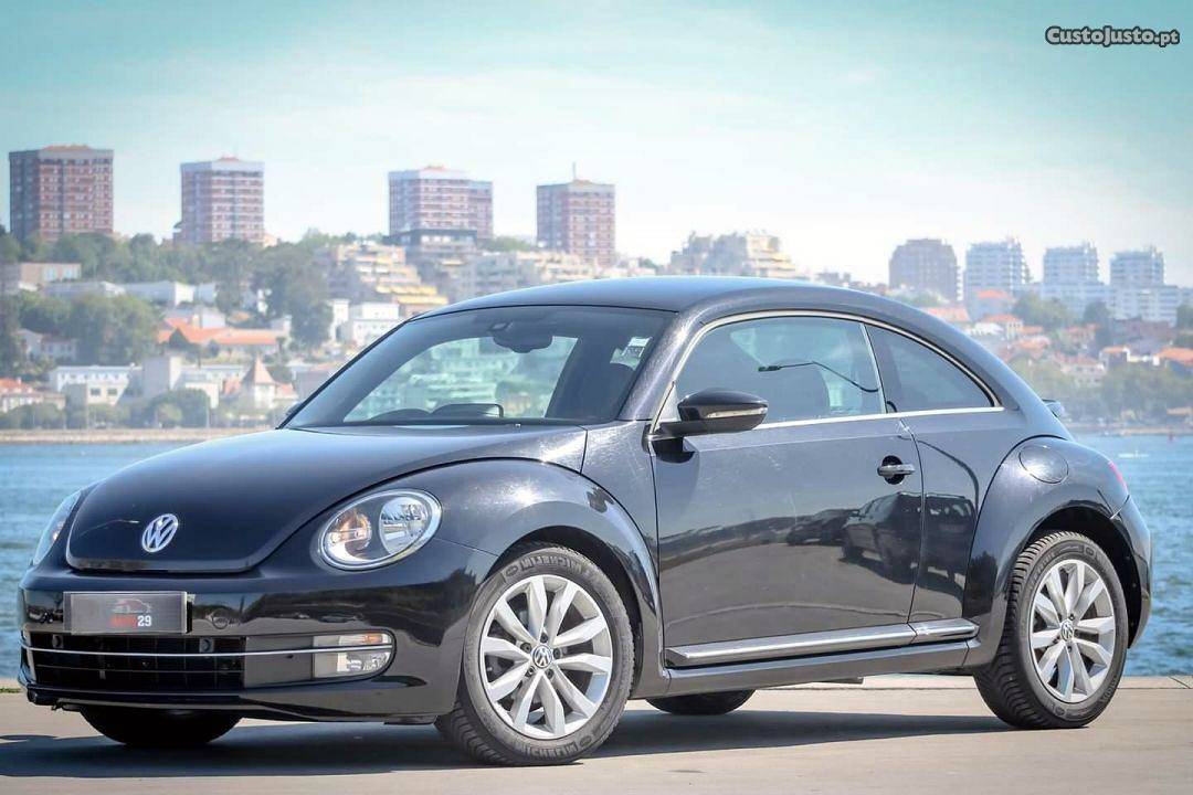 VW New Beetle 2.0tdi 110cv Março/13 - à venda - Ligeiros