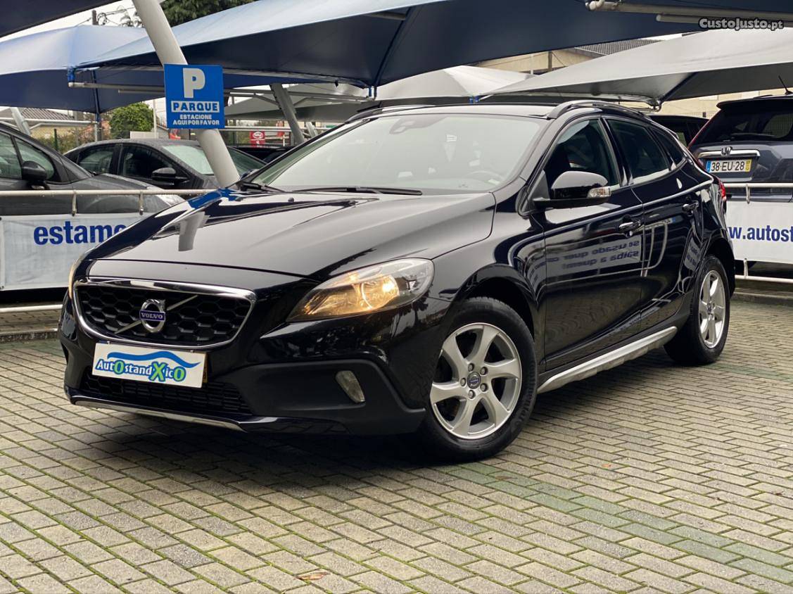 Volvo V40 Cross Country D2 Agosto/15 - à venda - Ligeiros