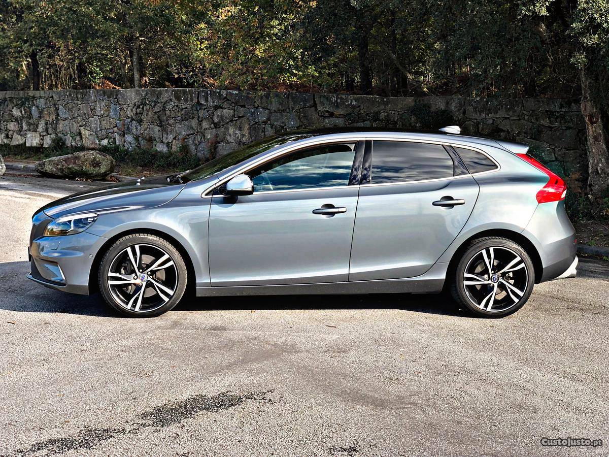 Volvo V40 D4 R-Design Dezembro/14 - à venda - Ligeiros