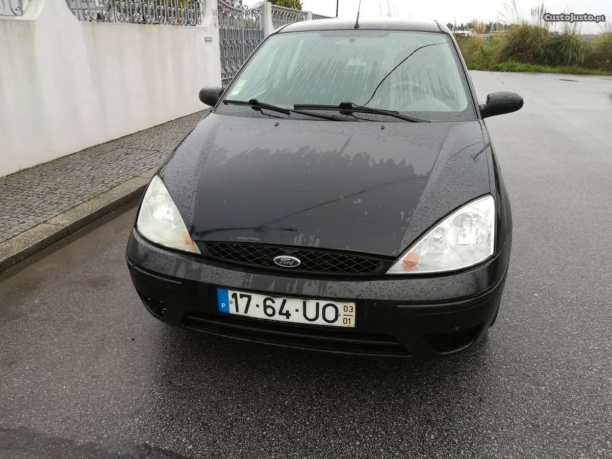 Ford Focus 1.8.TDCI 5 LUGARES Janeiro/03 - à venda -