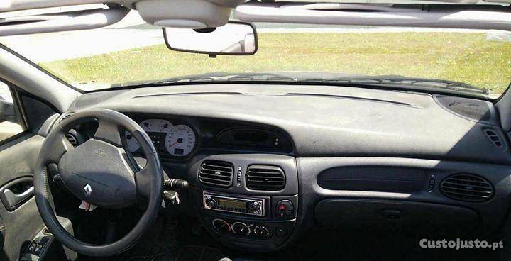 Renault Mégane Cabrio v Maio/02 - à venda -