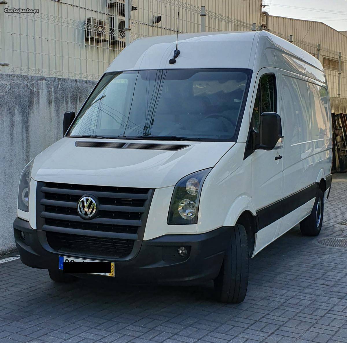 VW Crafter 2.5 Julho/10 - à venda - Comerciais / Van, Braga