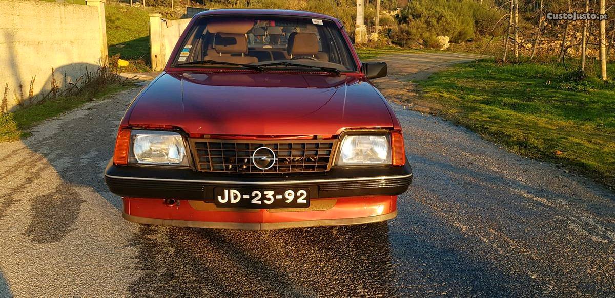 Opel Ascona clássico Maio/87 - à venda - Ligeiros