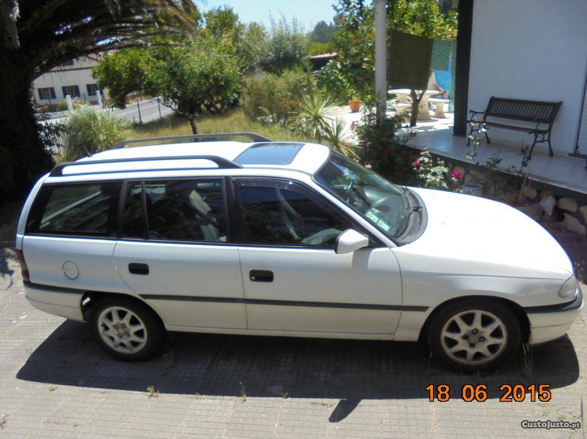 Opel Astra 1.7 TD Sport Abril/96 - à venda - Ligeiros