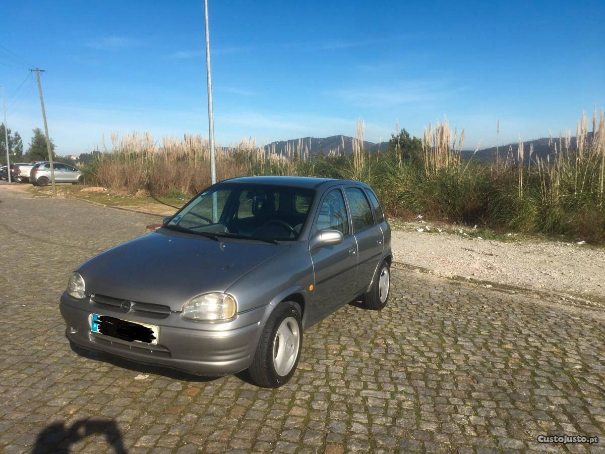 Opel Corsa 1.5 TD impecável Junho/96 - à venda - Ligeiros