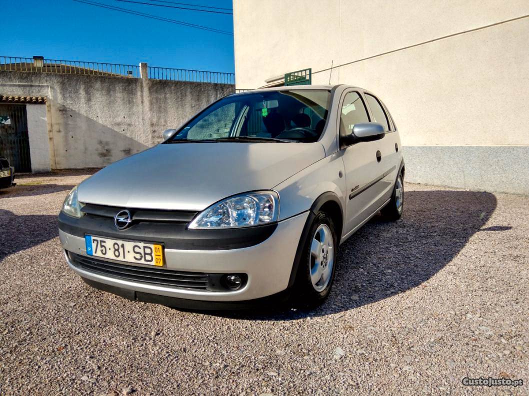 Opel Corsa Comfort Julho/01 - à venda - Ligeiros