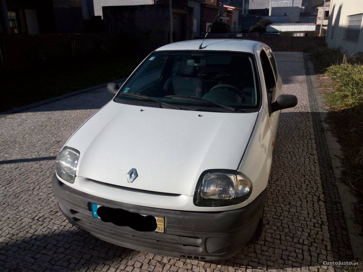 Renault Clio II Fevereiro/00 - à venda - Comerciais / Van,