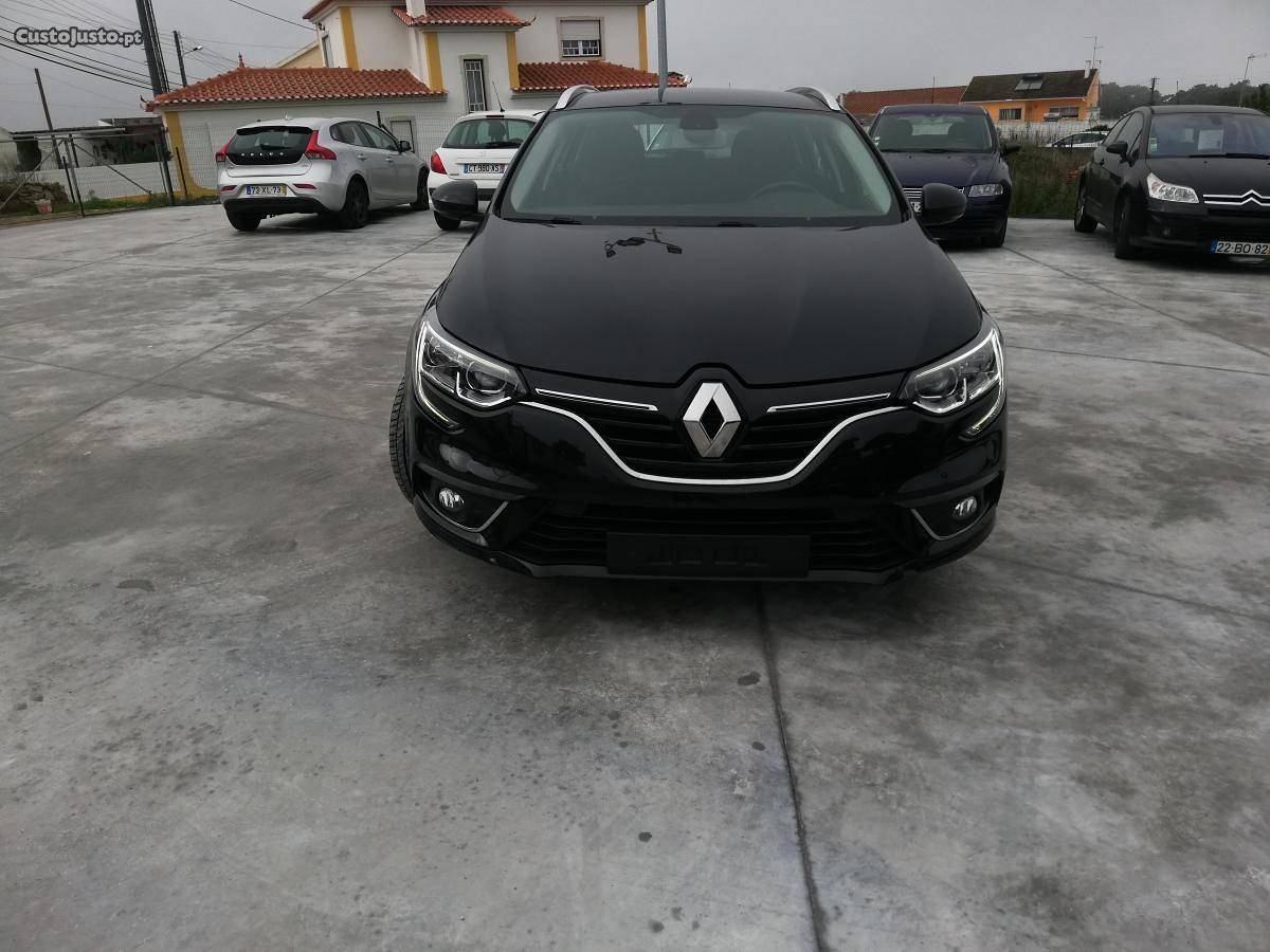 Renault Mégane 1.5 DCI  Maio/17 - à venda - Ligeiros