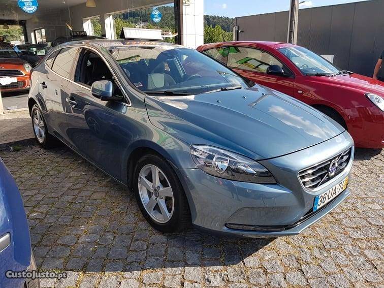 Volvo V40 D2 1.6 D Maio/12 - à venda - Ligeiros