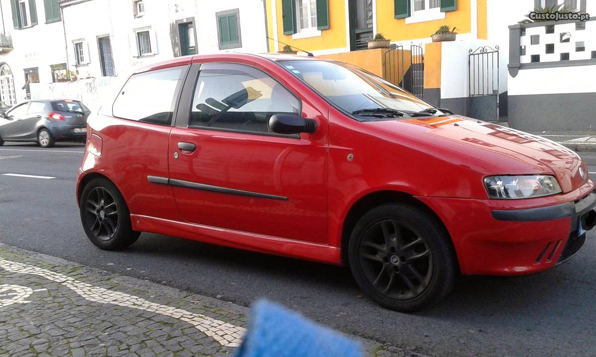 Fiat Punto sport  Maio/02 - à venda - Ligeiros