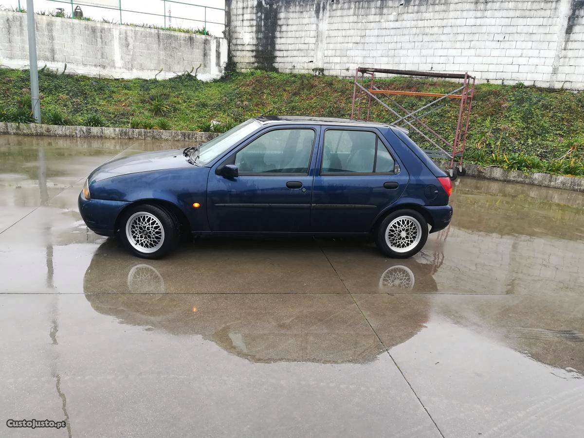 Ford Fiesta C/ DA. 16V Julho/98 - à venda - Ligeiros