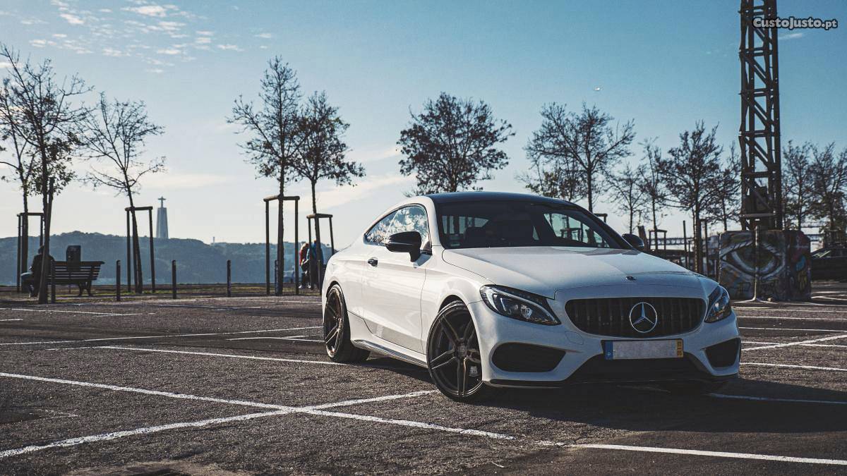 Mercedes-Benz C 200 AMG coupe Maio/17 - à venda -