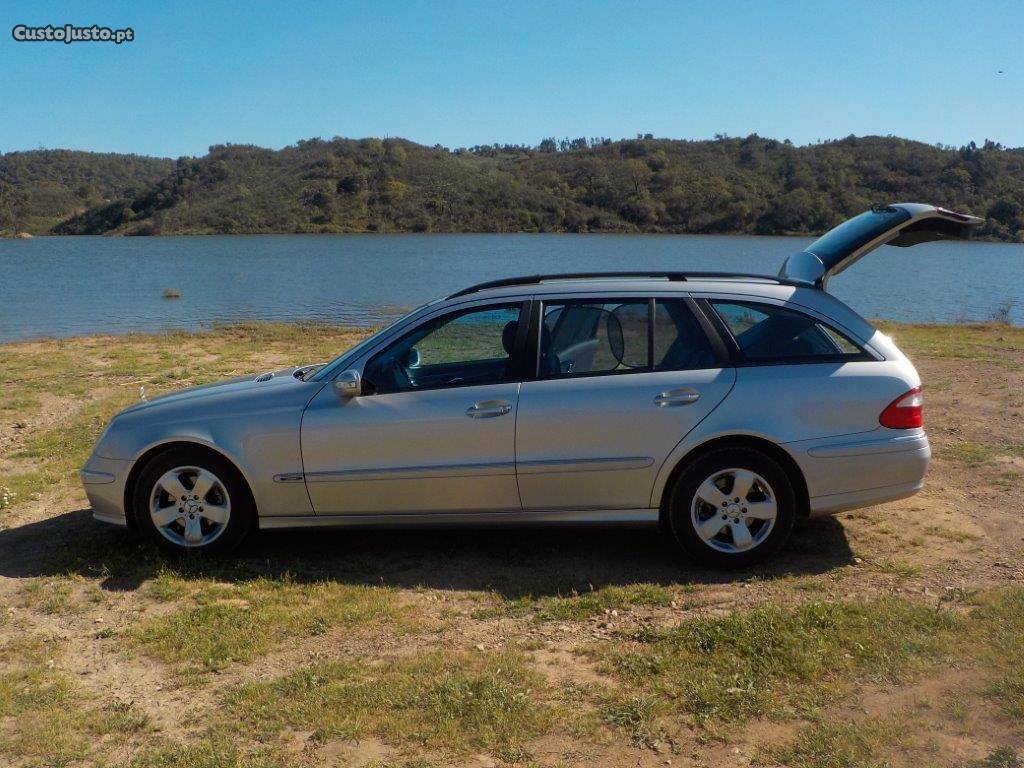 Mercedes-Benz E 220 Avangarde Junho/04 - à venda - Ligeiros