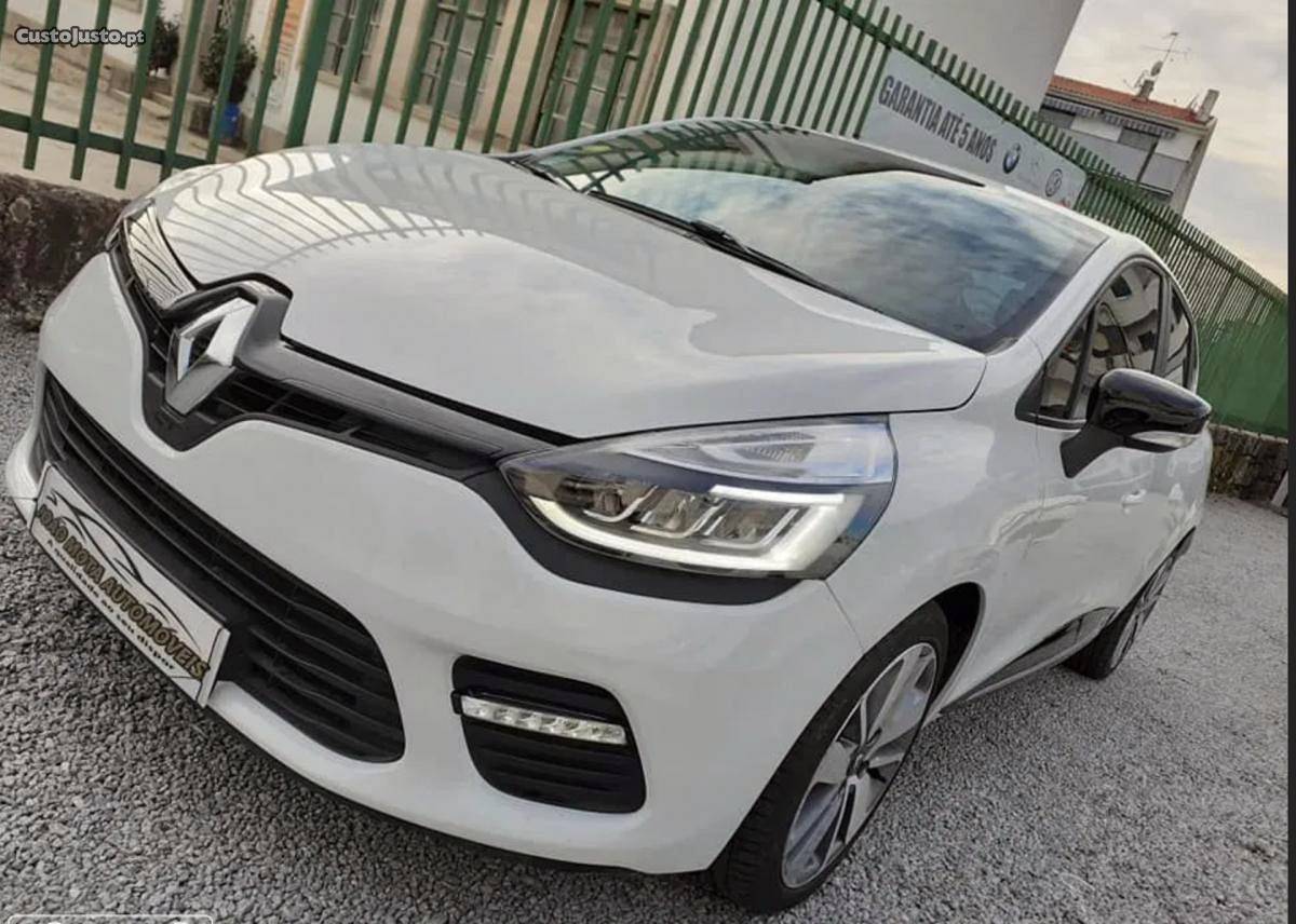 Renault Clio LUXE LIMITED SPORT Março/18 - à venda -