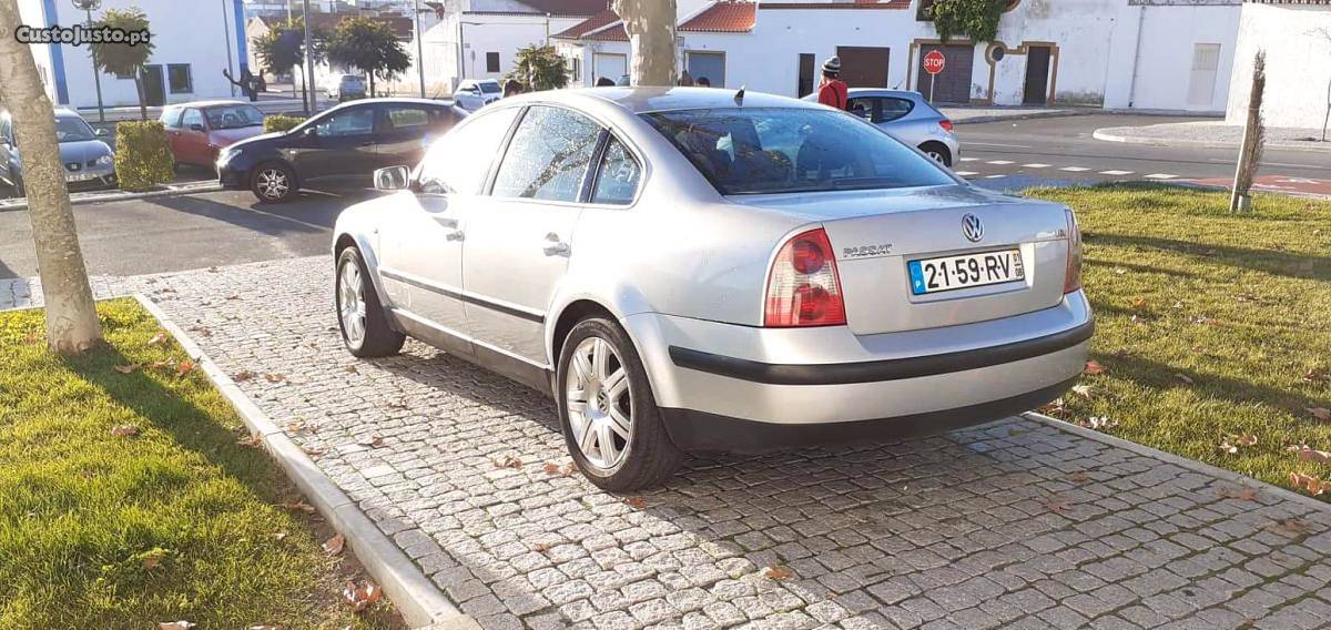 VW Passat Vw passat 130 cx6 Junho/01 - à venda - Ligeiros