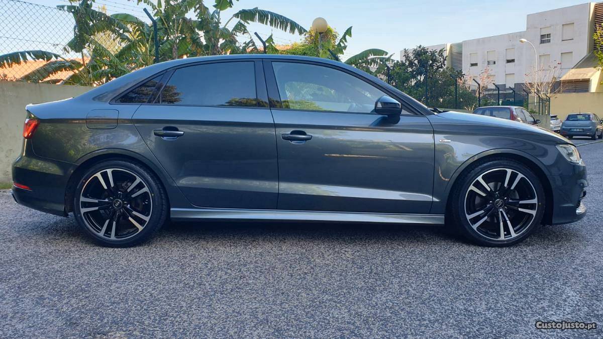 Audi A3 sline limosine Setembro/14 - à venda - Ligeiros