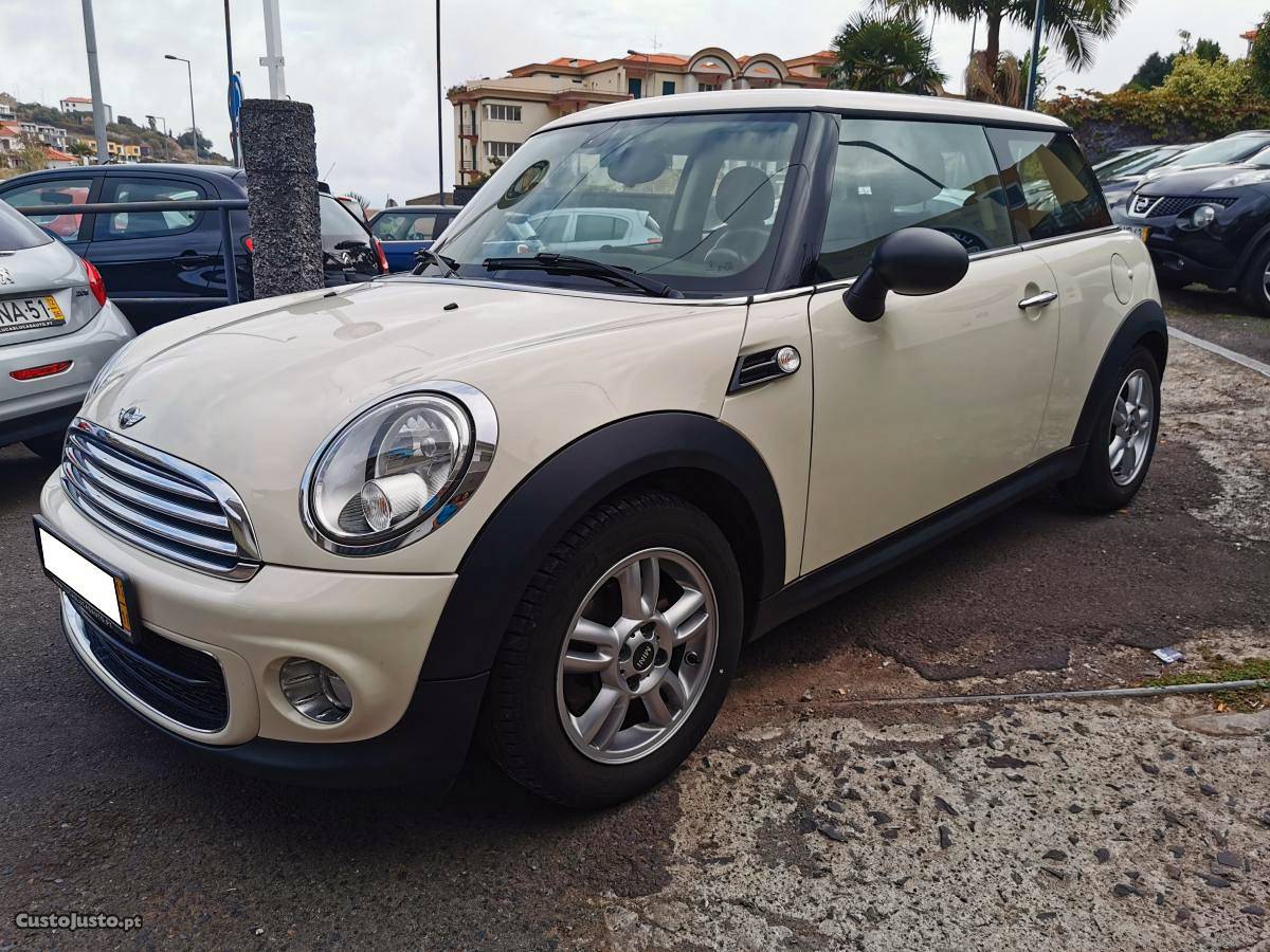 MINI One 1.6D Outubro/13 - à venda - Ligeiros Passageiros,