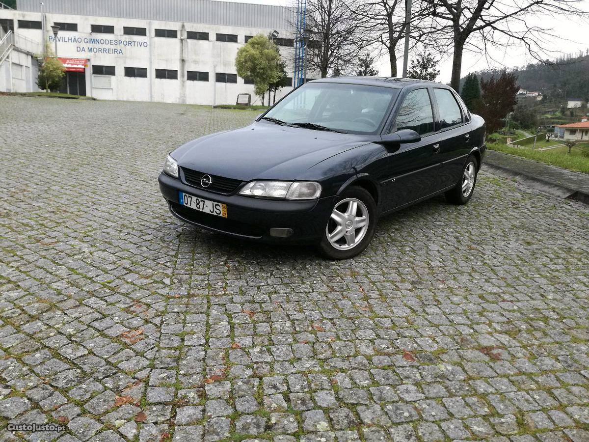 Opel Vectra 2.0dti Março/98 - à venda - Ligeiros