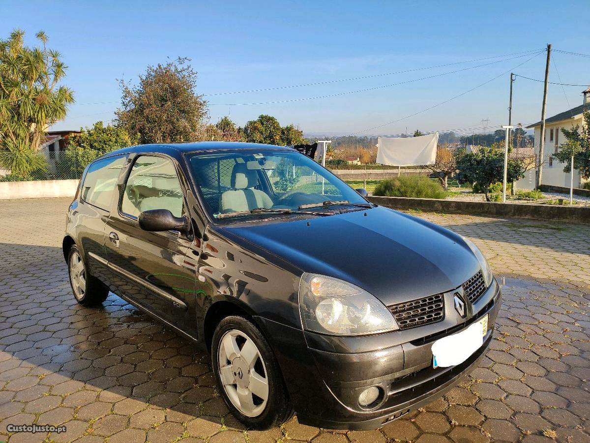 Renault Clio 80cv Junho/03 - à venda - Comerciais / Van,