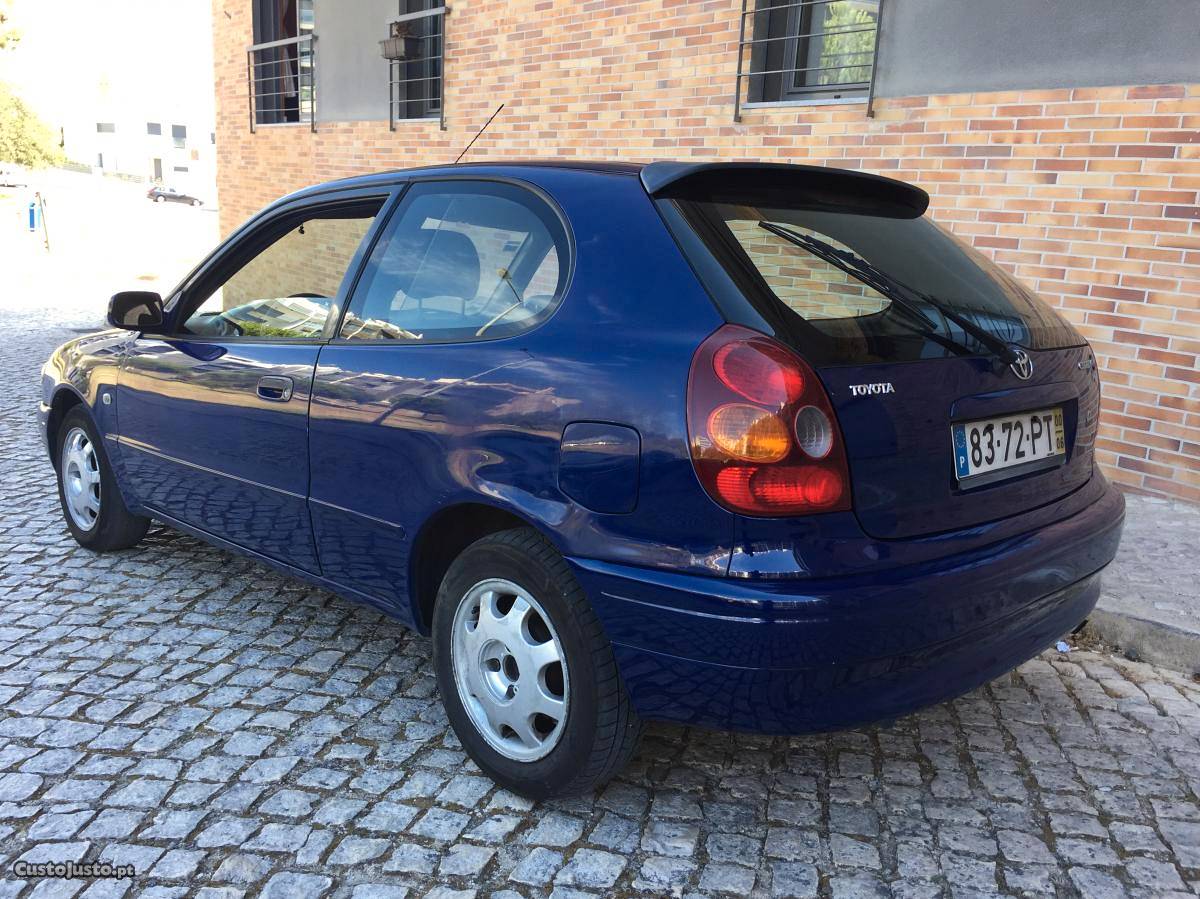 Toyota Corolla 1.9D Starvan Junho/00 - à venda - Comerciais