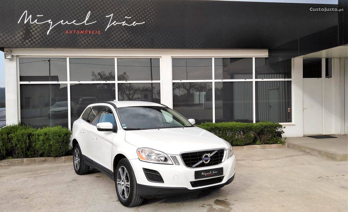 Volvo XC 60 D3 / D4 Março/11 - à venda - Ligeiros