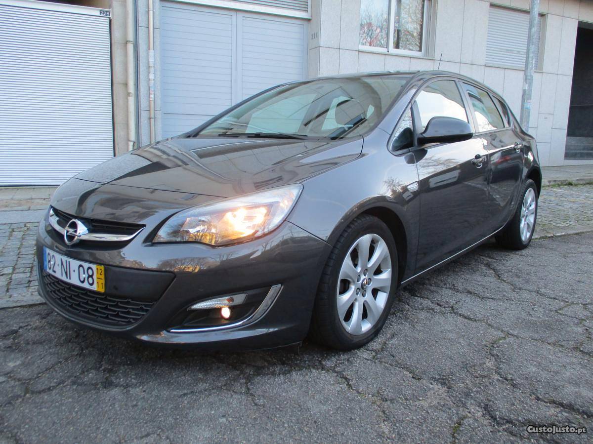 Opel Astra CDTI, 130milkms Novembro/12 - à venda - Ligeiros