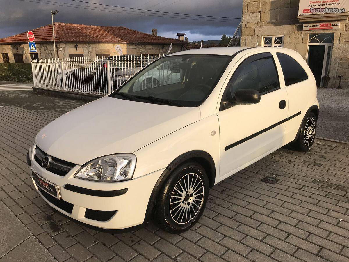 Opel Corsa 1.3CDTi Van Novembro/05 - à venda - Comerciais /