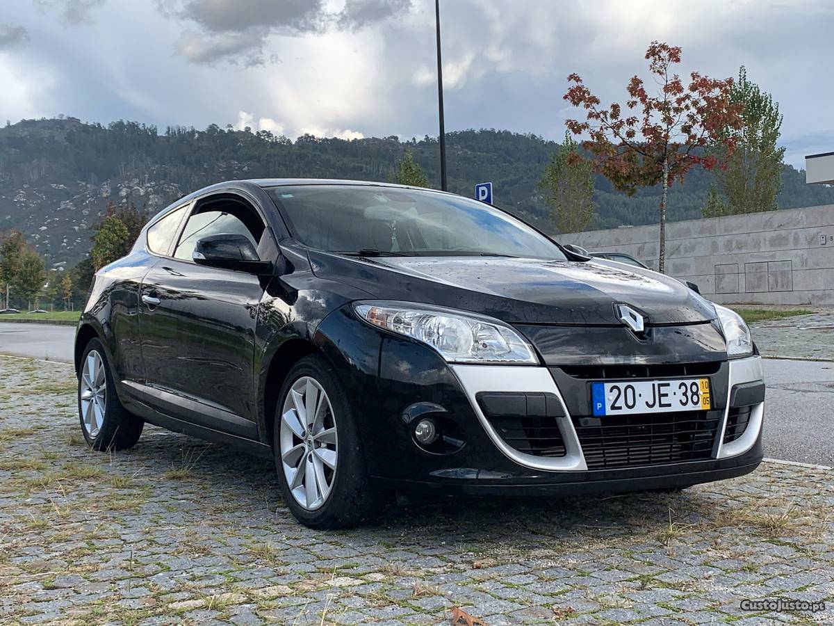 Renault Mégane III Coupé CV Maio/10 - à venda -