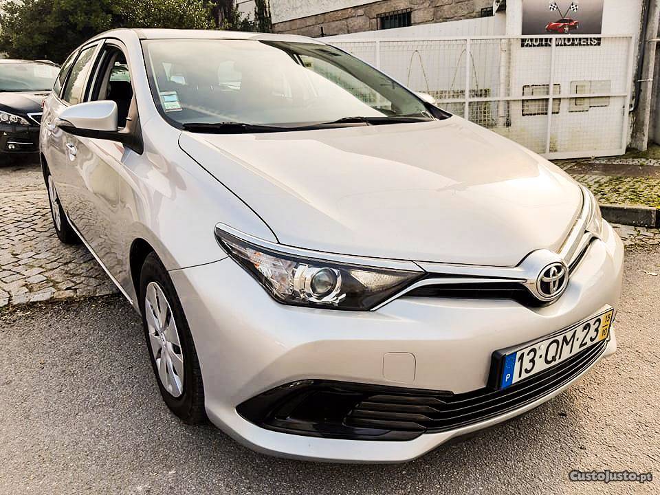 Toyota Auris SW C/nova 100mil KM Outubro/15 - à venda -