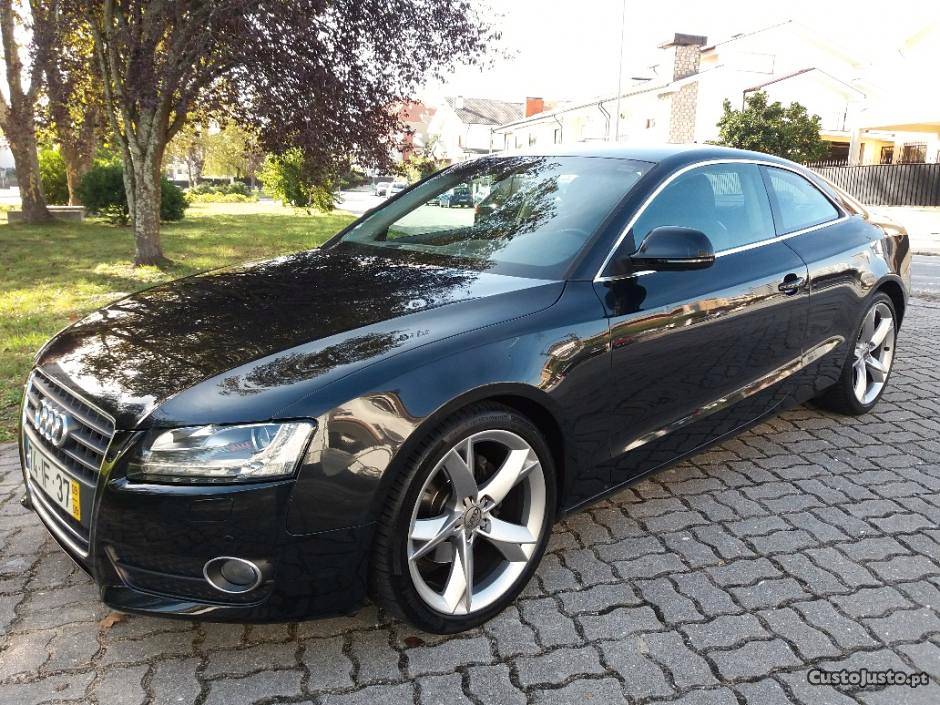 Audi A5 Coupé 2.0 TDi Sport Setembro/09 - à venda -