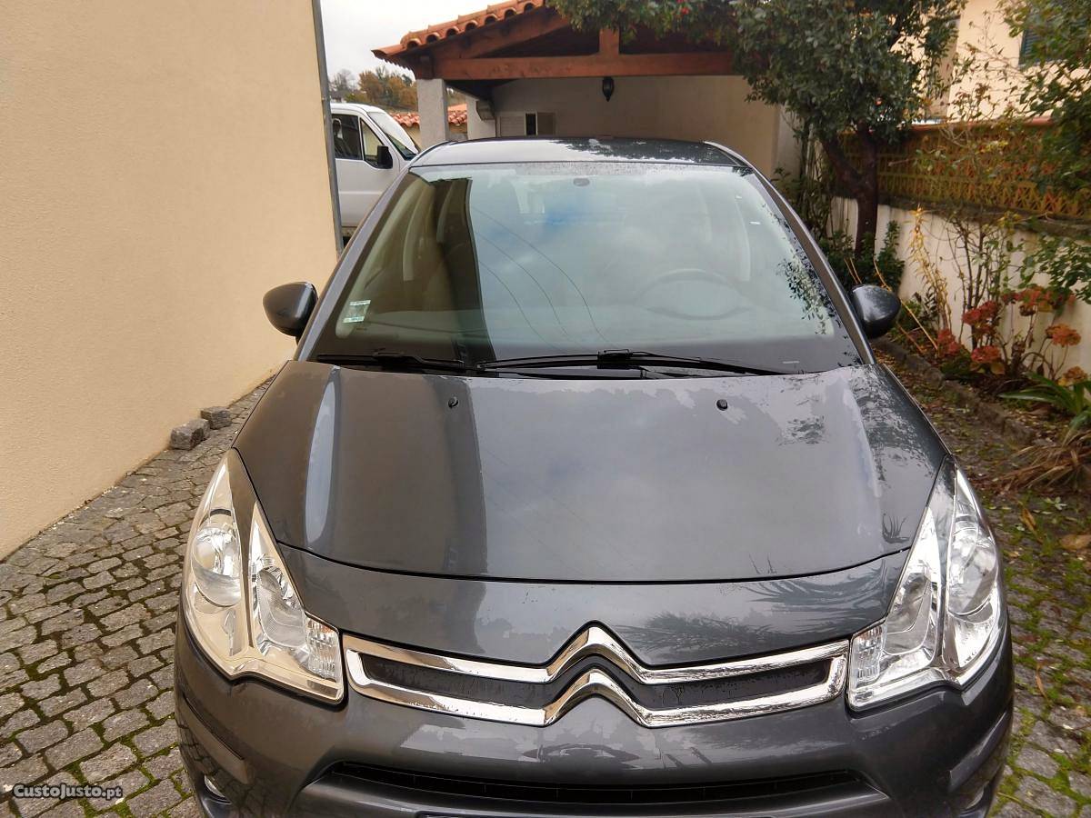 Citroën C3 1.2 e-VTI Maio/15 - à venda - Ligeiros