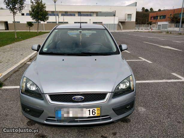 Ford Focus Sport Junho/05 - à venda - Ligeiros Passageiros,