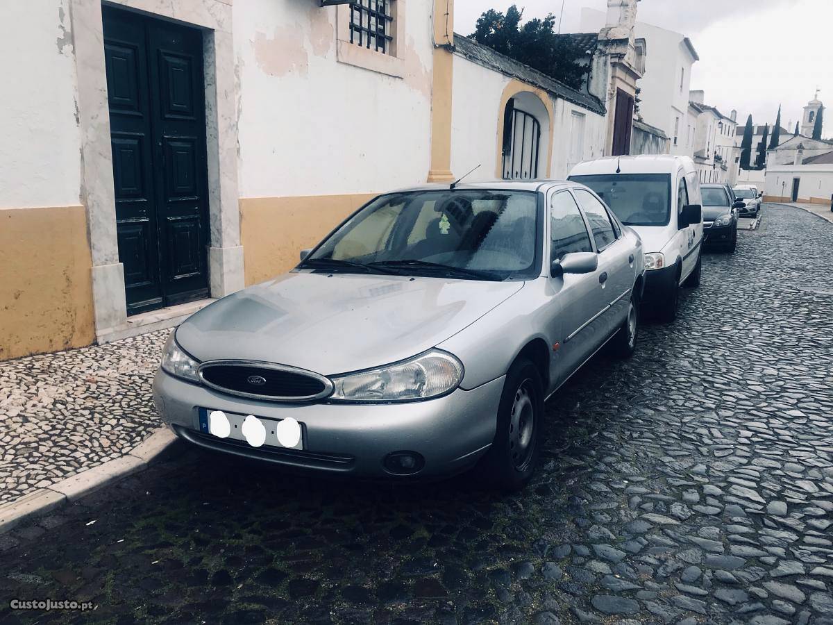 Ford Mondeo 1.6 gasolina Março/97 - à venda - Ligeiros