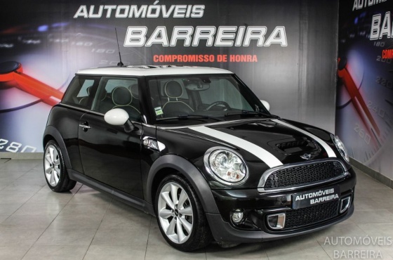 Mini Cooper SD 2.0 Nav+Panoramic - AUTOMÓVEIS BARREIRA