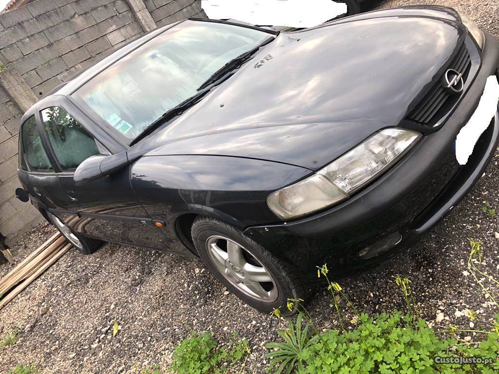 Opel Vectra 1.6 GPL Março/97 - à venda - Ligeiros