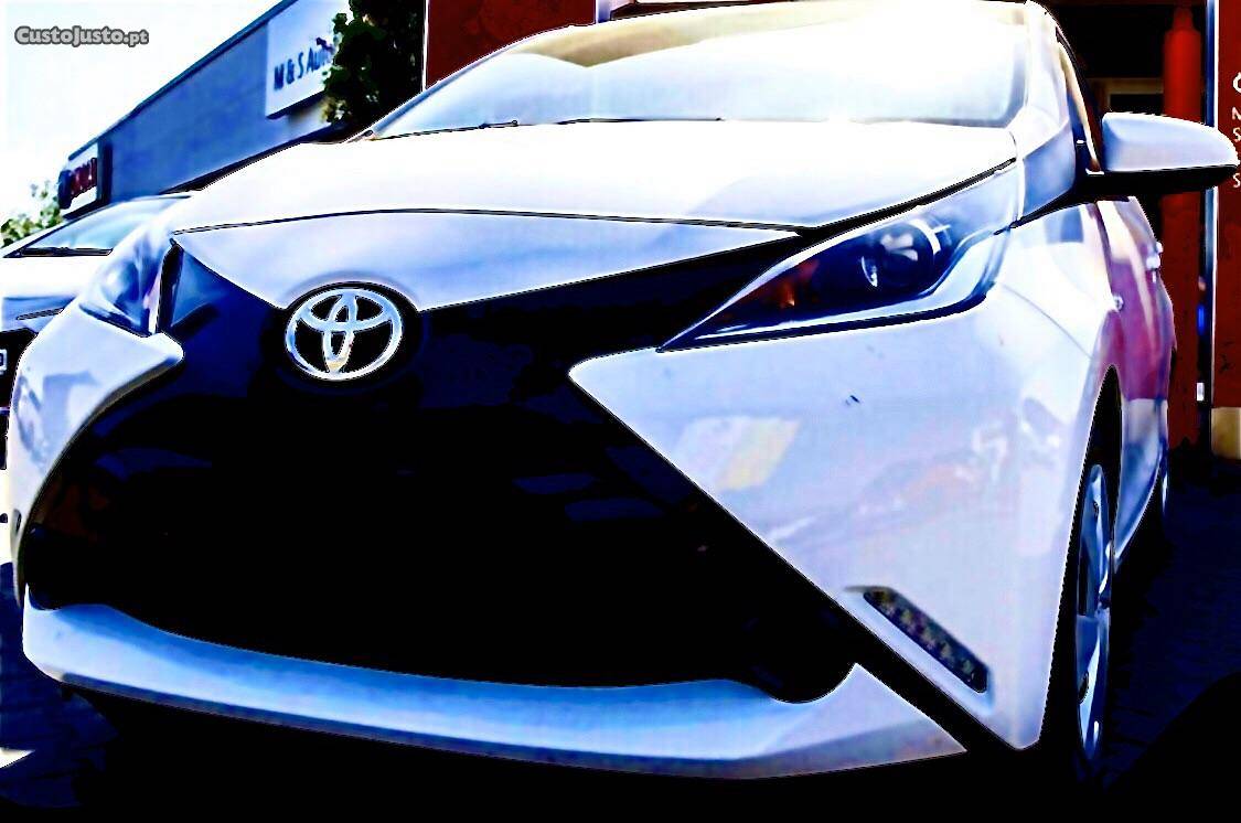 Toyota Aygo Vvti Julho/15 - à venda - Ligeiros Passageiros,