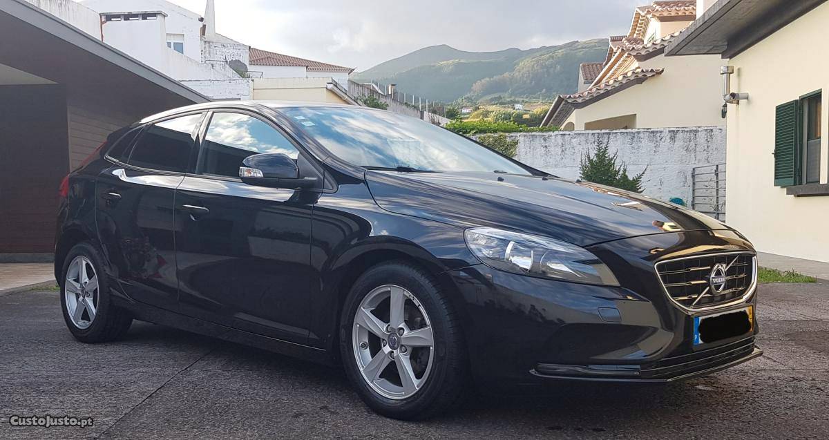 Volvo V d2 GPS Xenon Outubro/14 - à venda - Ligeiros