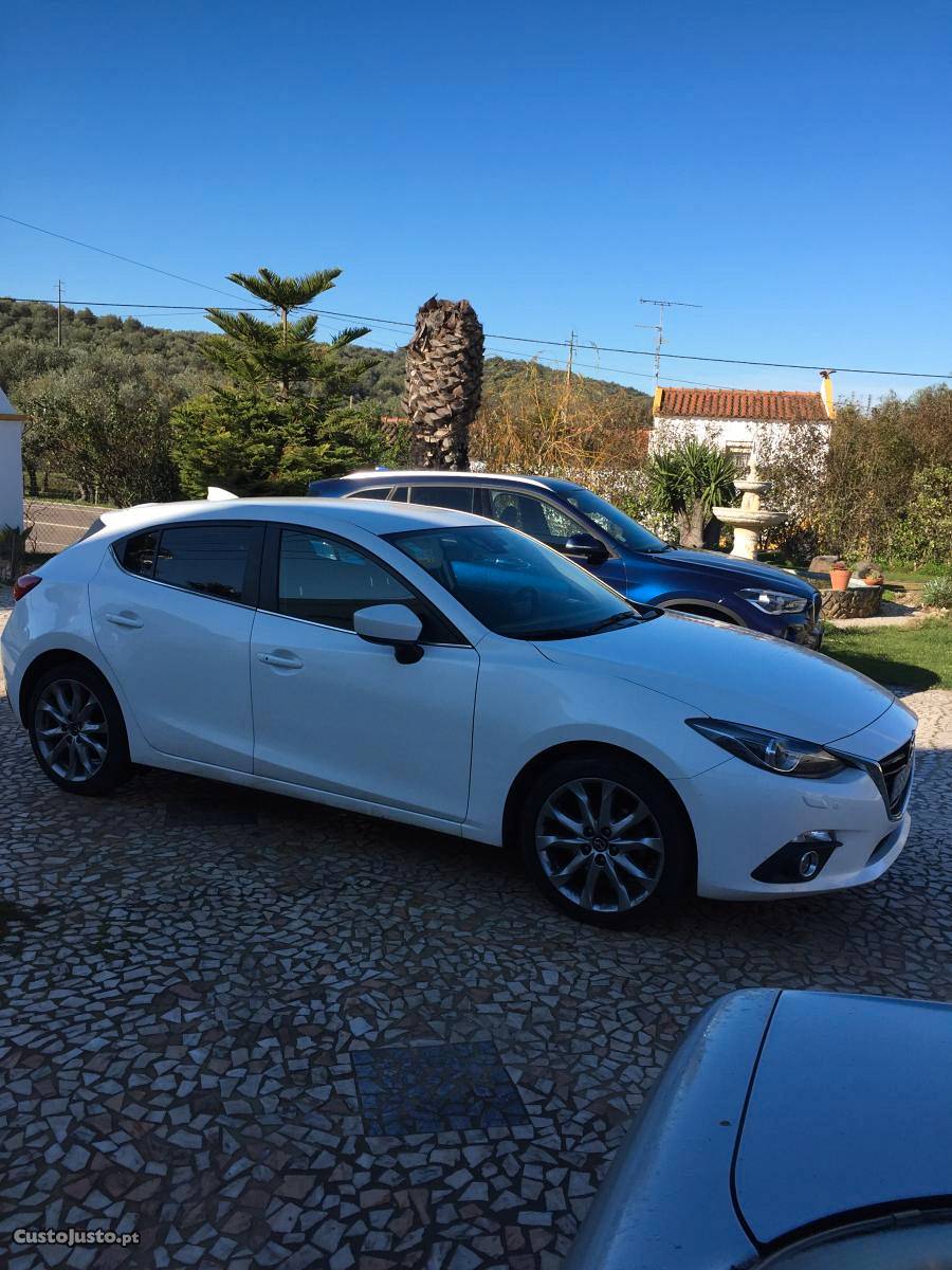 Mazda 3 Excellence navi Fevereiro/17 - à venda - Ligeiros